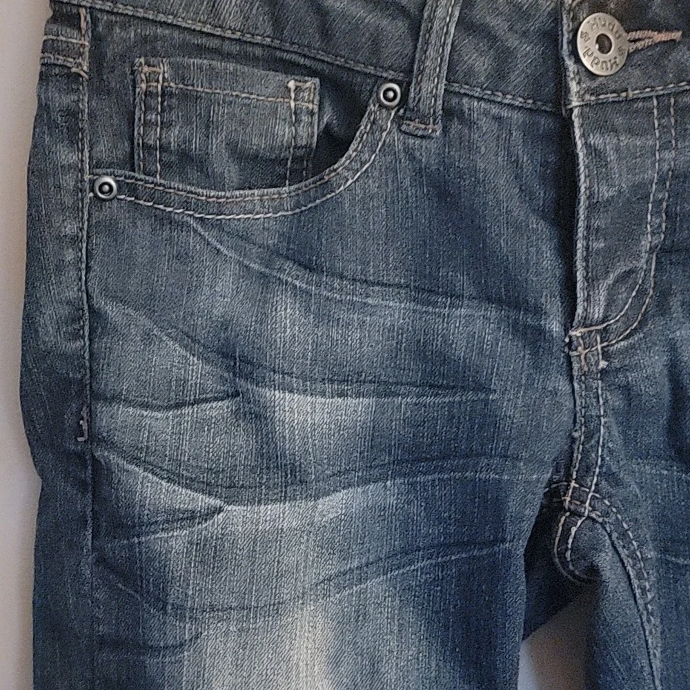 Junior's Mudd Jeans, size 1 skinny jeans. - Picture 4 of 7
